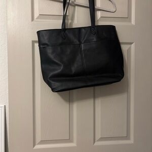 Chic Black Leather Shoulder Bag
